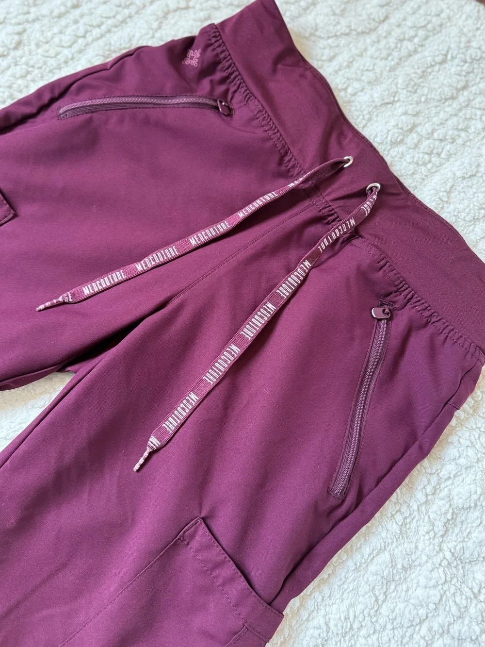 Med Couture Insight Zipper Pant Straight Leg Burgundy Wine Scrubs XS Petite - Picture 7 of 12